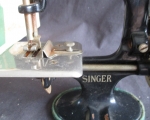 singer-no20_sewing_machine4