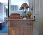 oak-commode