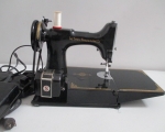 singer-featherweight-sewing-machine2