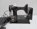 singer-featherweight-sewing-machine3
