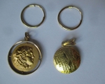 gold-pendant-earrings-1