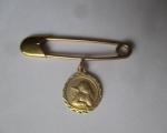 oyster-safety-gold-pin-pendant-3