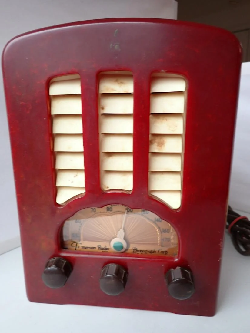 Catalin Emerson Model BT248 Cathedral Radio – sold at auction for $2950